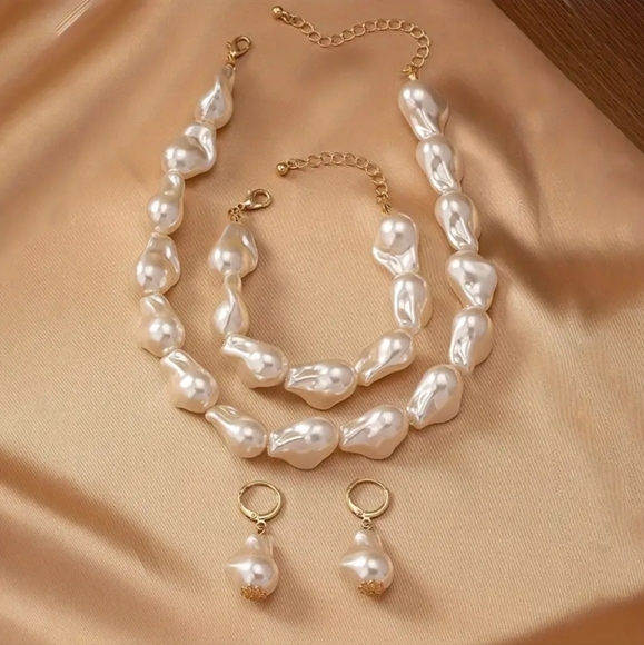 Baroque Pearl Set - Picture 2 of 3